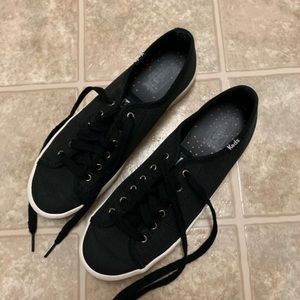 Black Keds